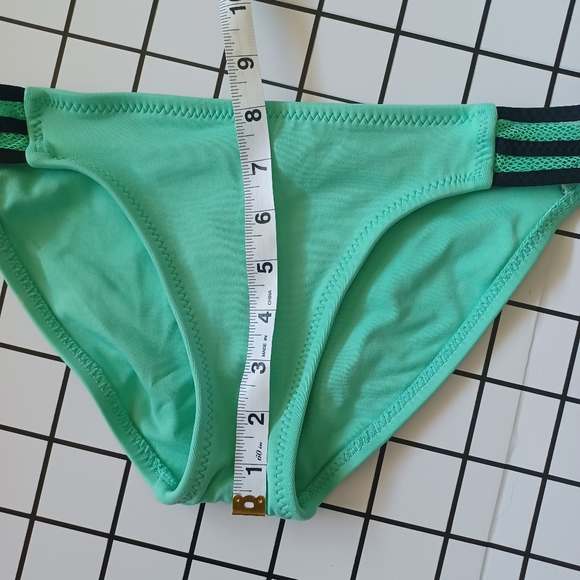 Becca Bikini - Picture 16 of 16